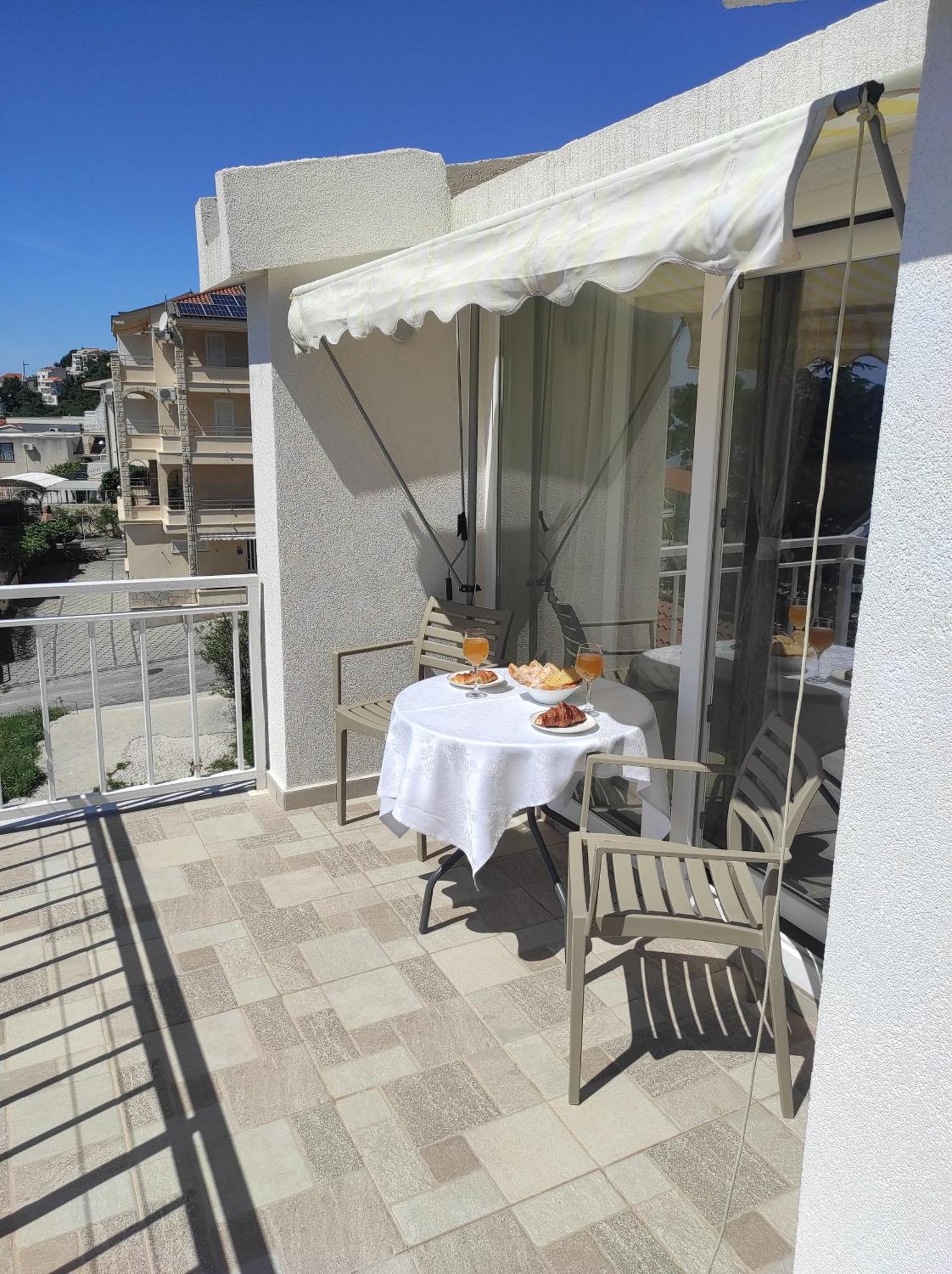 Apartment Topic Baška Voda Dış mekan fotoğraf