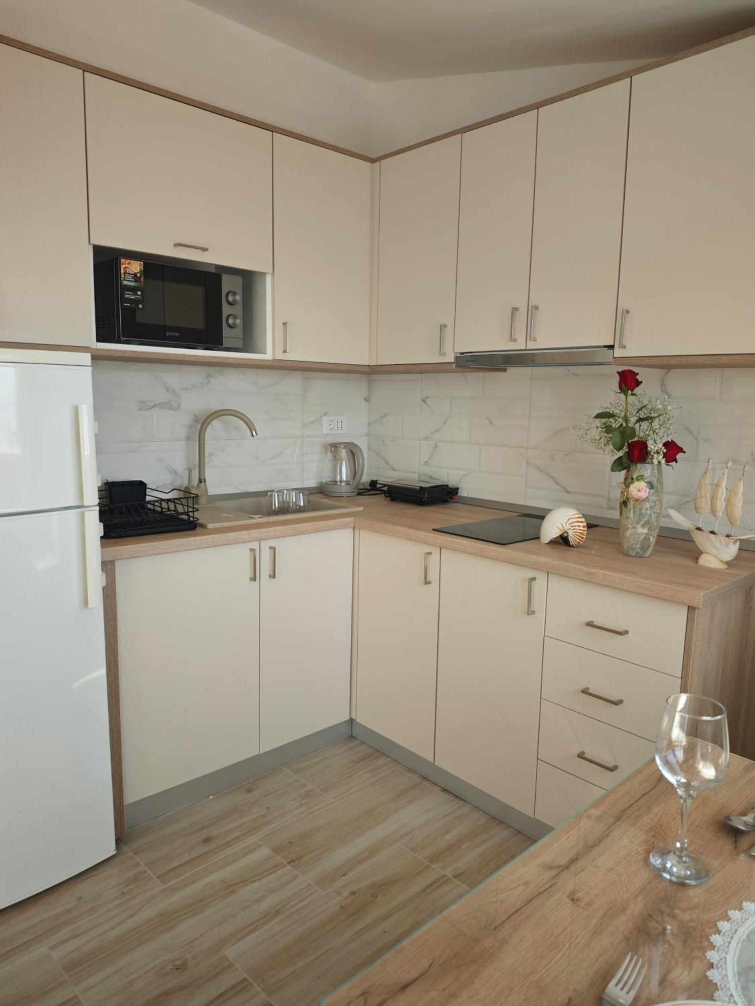Apartment Topic Baška Voda Dış mekan fotoğraf